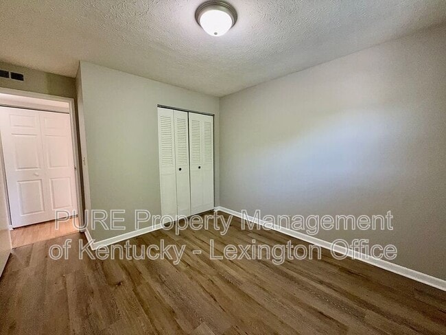 Building Photo - 1517 Steadmantown Ln