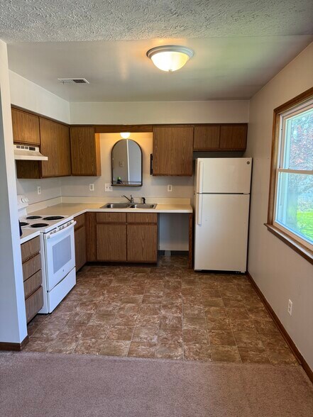 Kitchen - 308 N Emmons St
