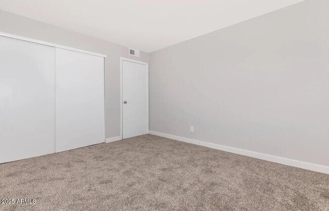 Building Photo - 10860 N 85th Ave