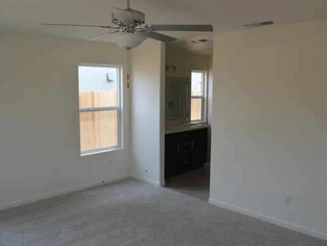 Building Photo - 765 Jessie Dr