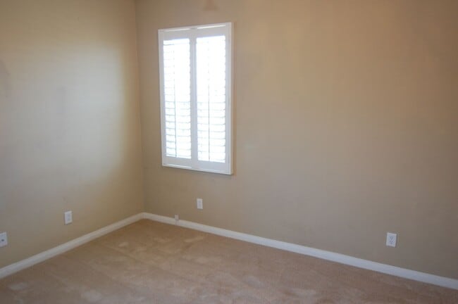 Building Photo - Upgraded 2 bedroom/ 2 bath in the heart of...