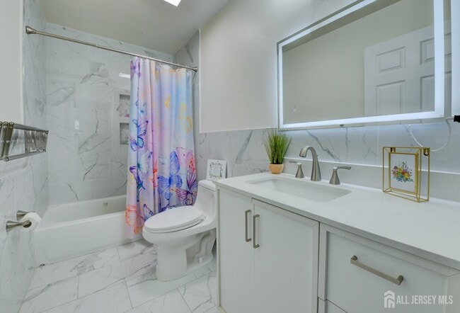 Building Photo - 13 Lackland Ave