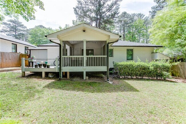 Building Photo - 1858 Longdale Dr