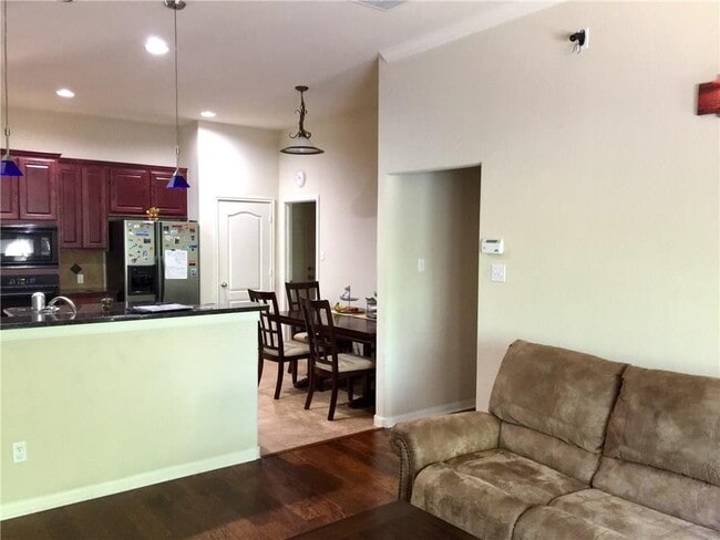 Building Photo - 7217 Othello Cove