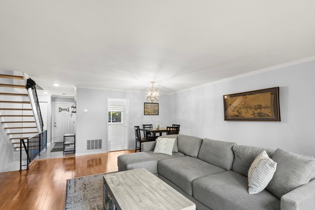 Building Photo - 48 Randall Ave