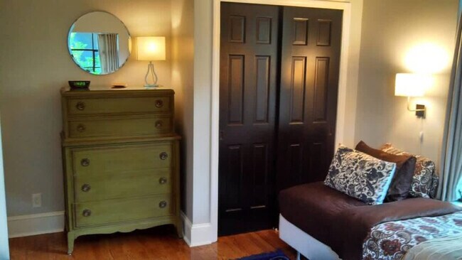 Building Photo - 600 Hermitage Ct