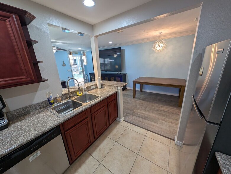 Building Photo - 1282 Beach Blvd