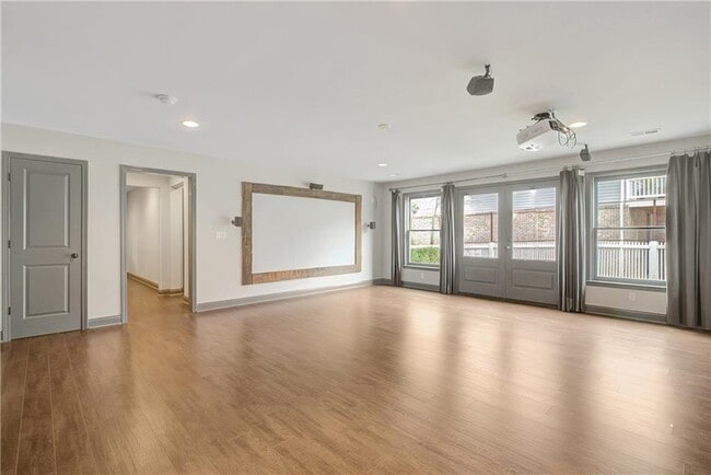 Building Photo - 10559 Serenbe Ln