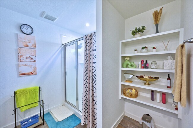 Building Photo - 8522 Kokernot Ln