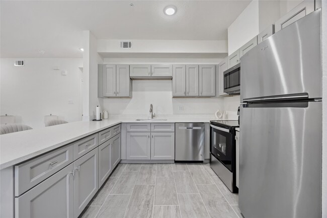 Building Photo - 9129 Brandon St