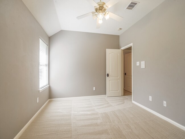 Building Photo - 15310 Cypressedge Ct