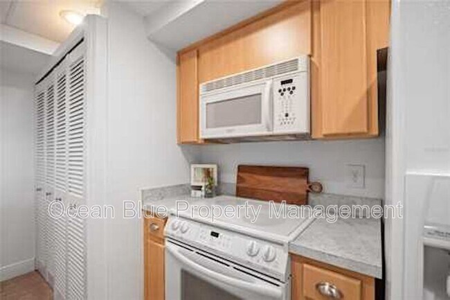 Building Photo - 5700 Mariner St