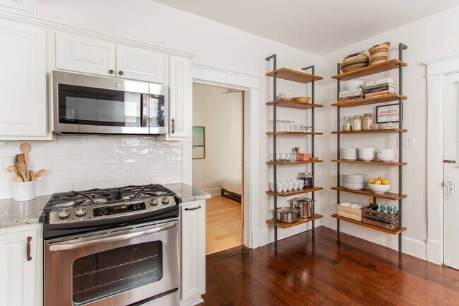 Building Photo - 2231 Blair Blvd