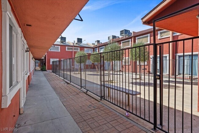 Building Photo - 521 S Maryland Pkwy