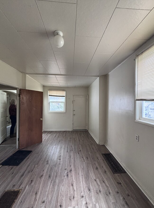 Building Photo - 241 N Hayes Ave