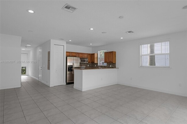 Building Photo - 4088 W Palm Aire Dr