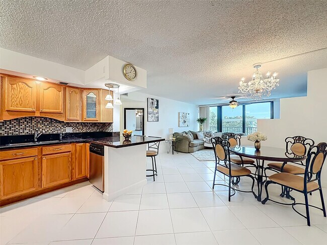 Building Photo - 1101 River Reach Dr