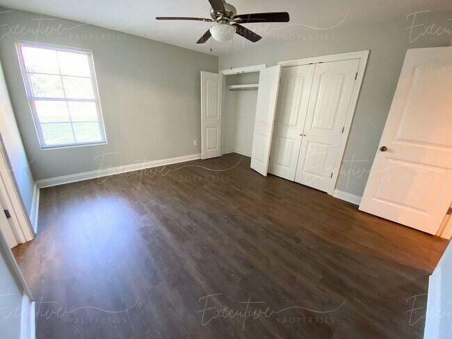 Building Photo - 193 Gilmore Rd