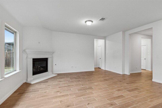 Building Photo - 1220 Johnson Dr