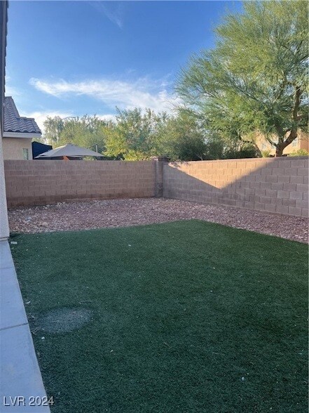 Building Photo - 5858 Sierra Medina Ave
