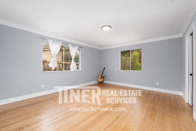 Building Photo - Carmichael Gem - Walking Distance to Ancil...