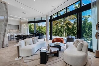 Building Photo - 1045 W 47th Ct