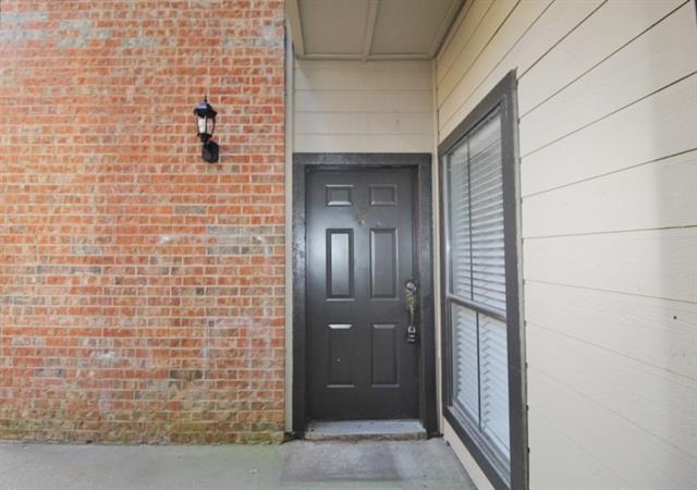 Building Photo - 9600 Royal Ln