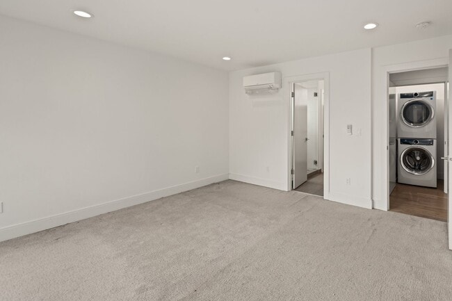 Building Photo - Stunning West Queen Anne Retreat with Iconic Puget Sound Views