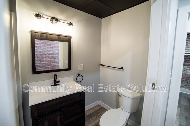 Building Photo - 22 State St