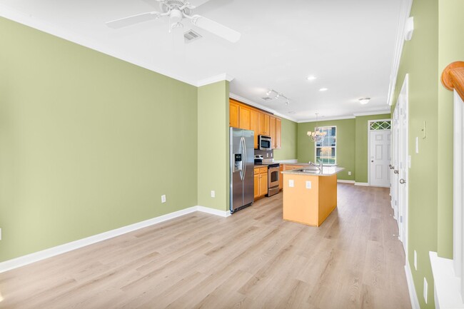 Building Photo - Gorgeous Market Common Townhome w/ Garage