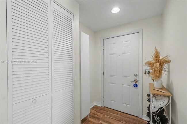 Building Photo - 275 NE 18th St