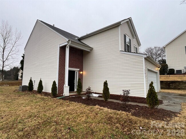 Building Photo - 2301 Trace Creek Dr