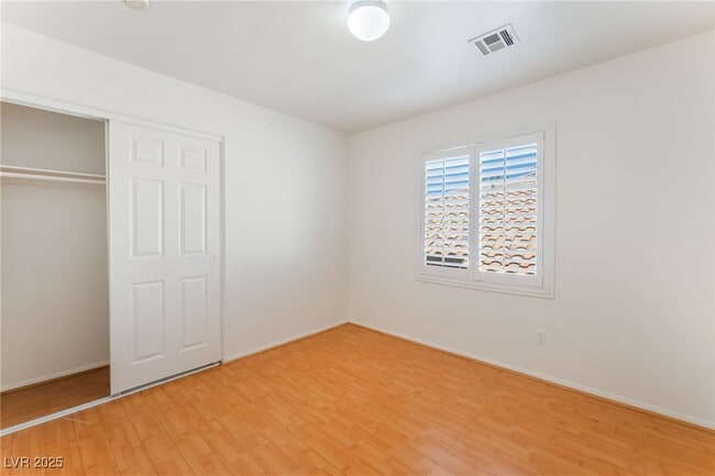 Building Photo - 10412 Shadowland Ave