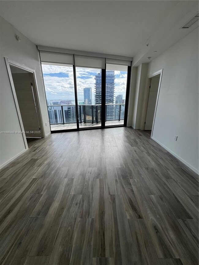 Building Photo - 801 S Miami Ave