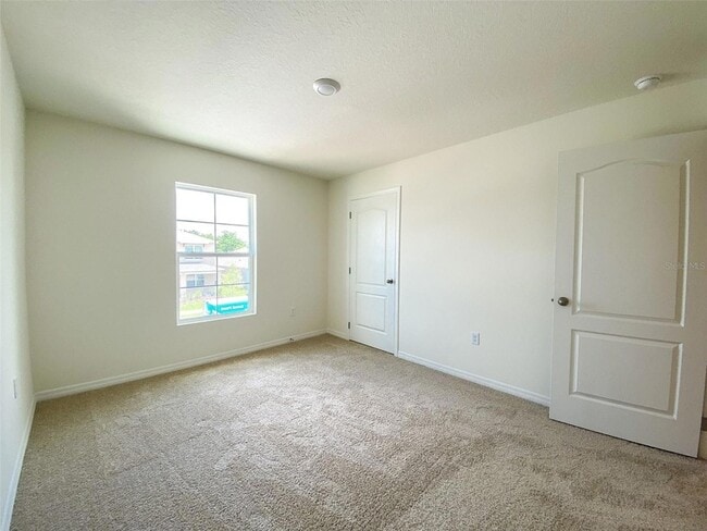 Building Photo - 495 Lily Ln