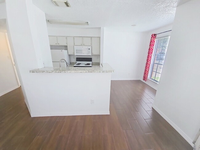 Building Photo - 8617 Fancy Finch Dr