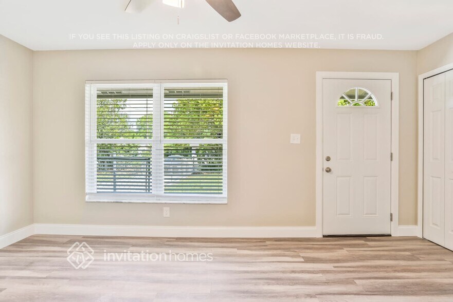 Building Photo - 316 E Rose Ln