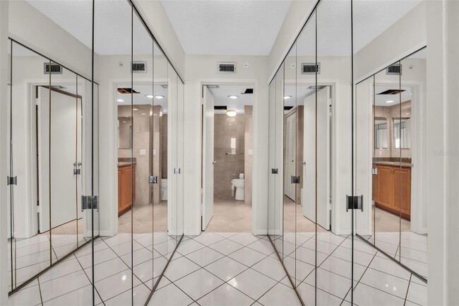 Building Photo - 400 Island Way
