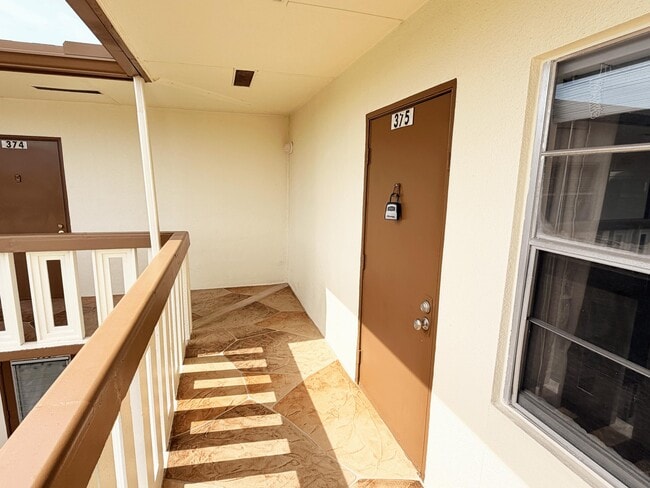 Building Photo - 375 Mansfield I