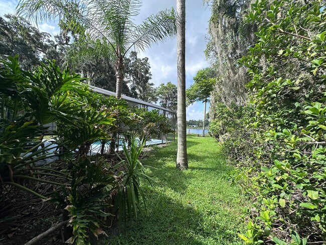 Building Photo - 5400 Lake Jessamine Dr
