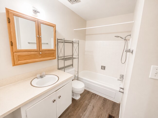 Building Photo - Fortney 4 plex
