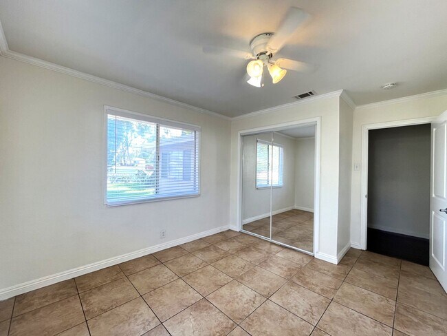 Building Photo - 4 bed, 3 bath in Loma Linda, CA!