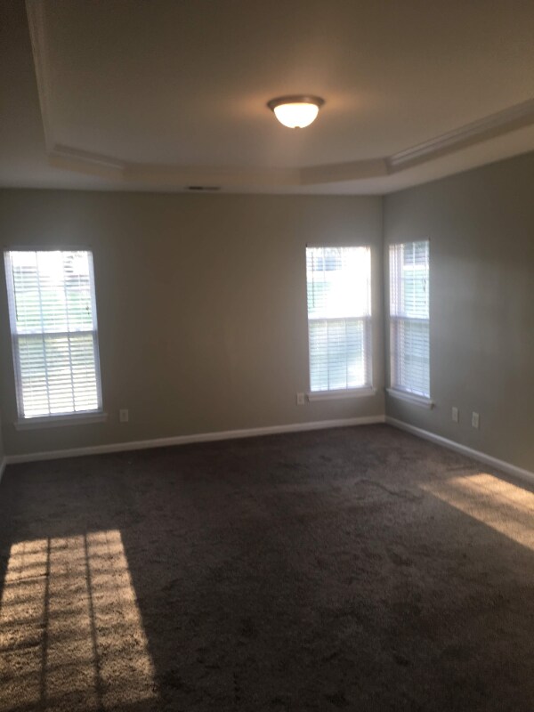 Building Photo - 1422 Burrell Ave NW