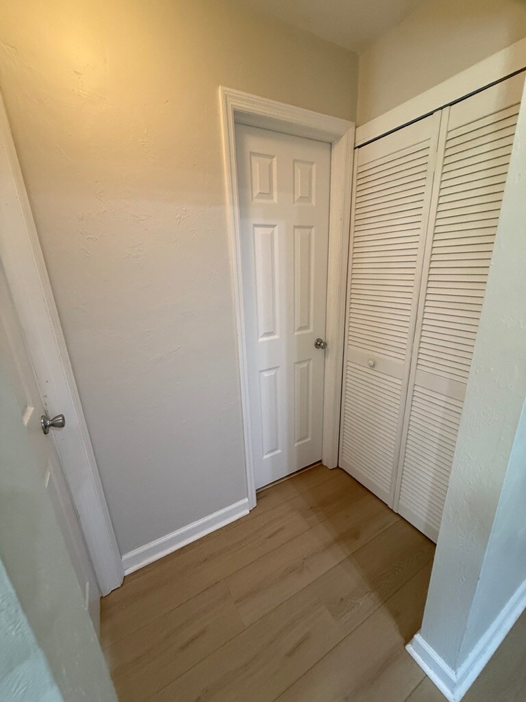 Building Photo - 9311 Lennex Ln