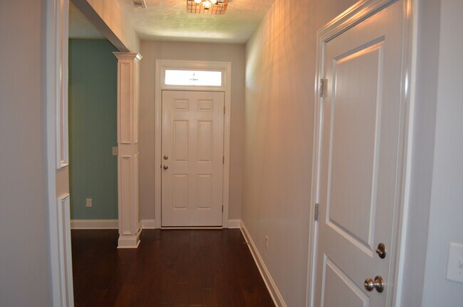 Building Photo - 519 Bunchgrass St