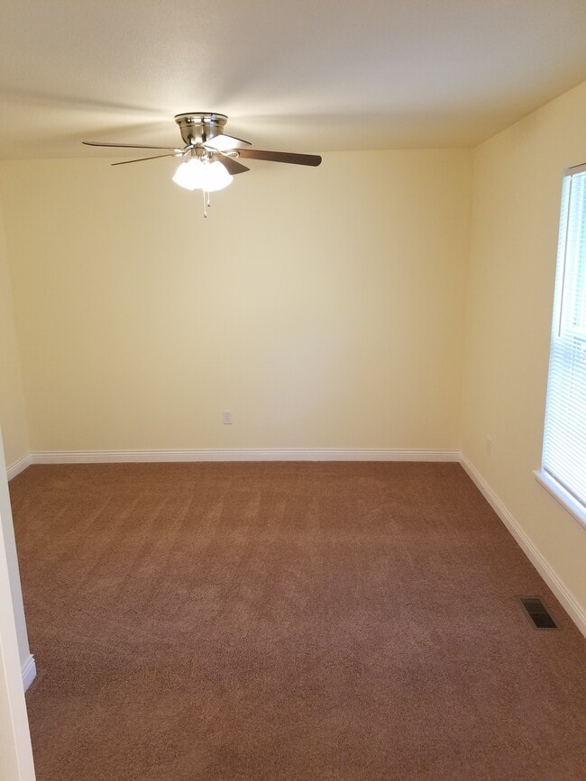 Building Photo - 3510 James Dale Rd