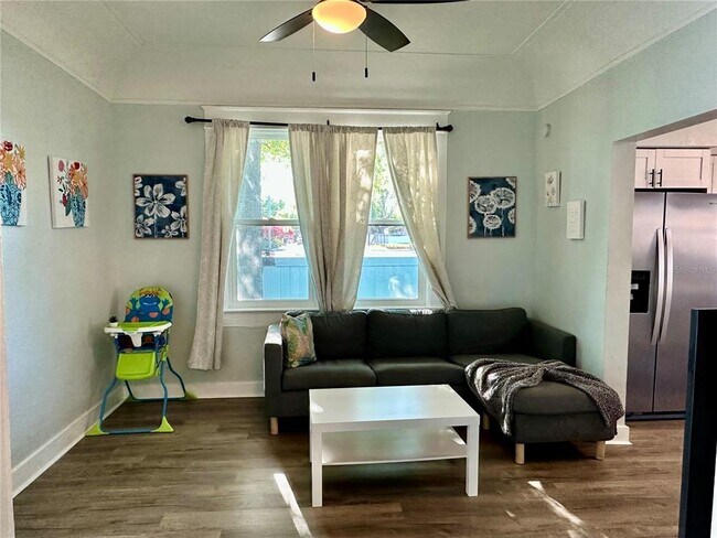 Building Photo - 1504 E 33rd Ave