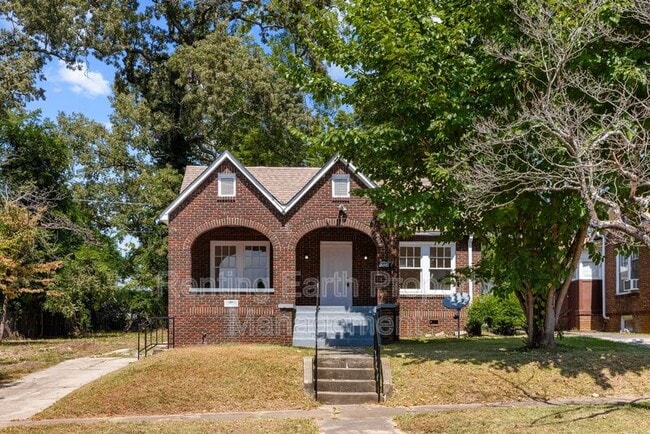 Building Photo - 1526 42nd St Ensley