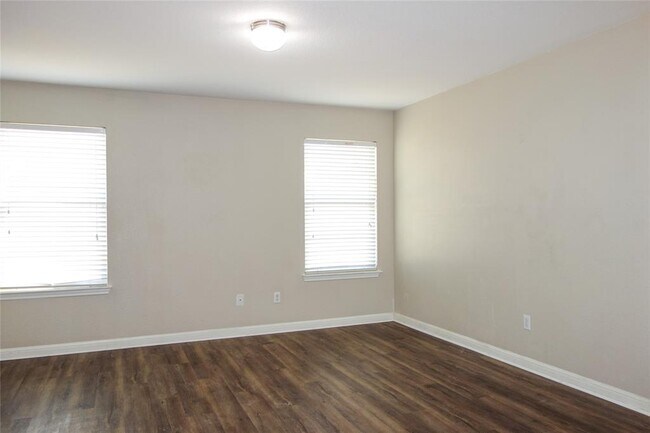 Building Photo - 108 Lavaca Loop