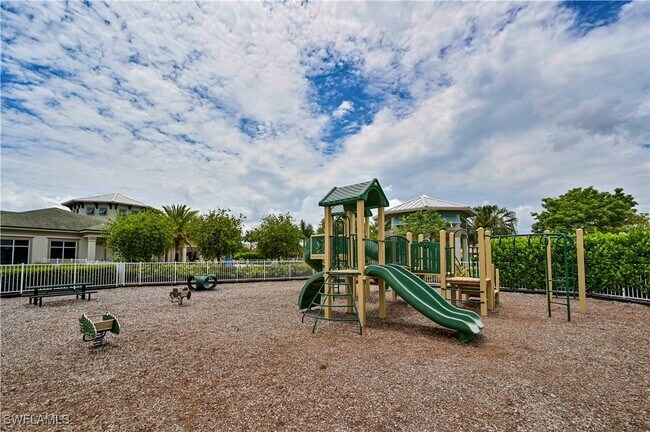 Building Photo - 2833 Royal Gardens Ave